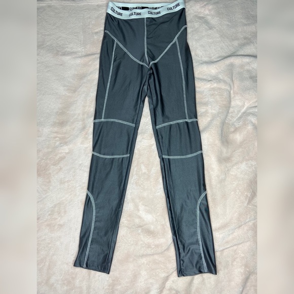 Crop Top Active Set - Picture 15 of 17